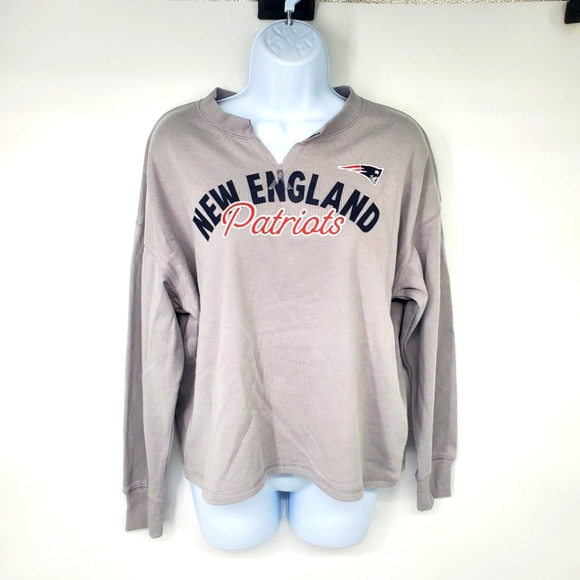 New England Patriots Shirt Women Small NFL Gray Team Apparel Sweatshirt - Picture 1 of 5